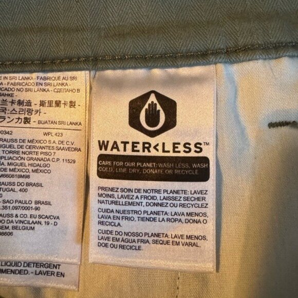 Levi’s Women’s Bermuda Shorts Size 30 Festival Hi-Rise Army Green Classic Modest - Picture 8 of 12